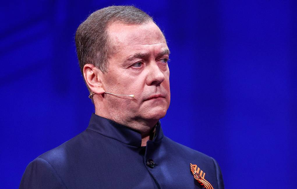 Trump réussit à obliger Kiev à utiliser les ressources minérales pour financer l'aide américaine — Medvedev